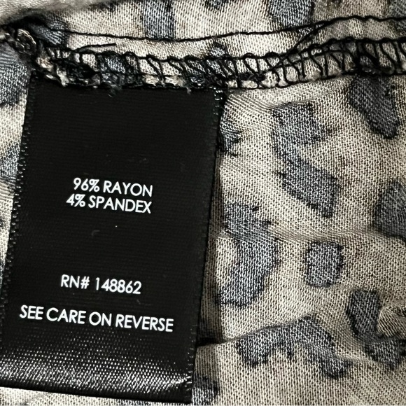 Torrid Woman’s Jumpsuit Size 3 Leopard Print Sleeveless Rayon - Picture 10 of 16